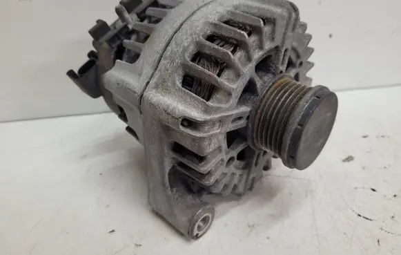 BMW 3 E90 E91 Generator/alternator 8507624 2608669C FG18S052