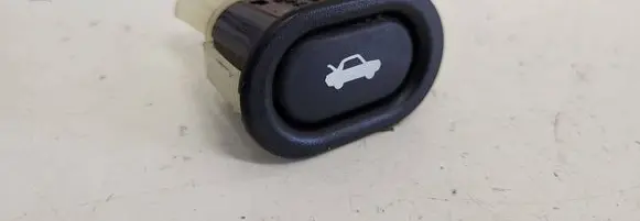 Saab 9-5 Tailgate opening switch 4733440 156796