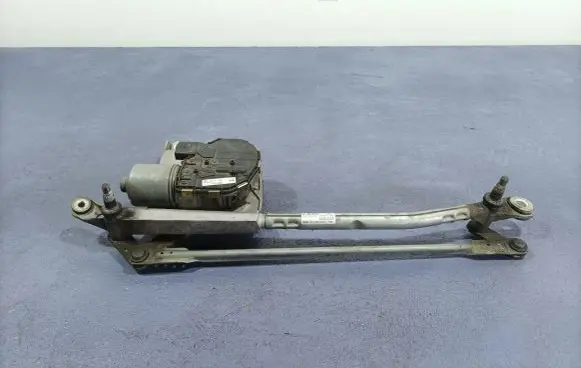 Audi Q7 4M Front wiper linkage and motor 4M1955023B