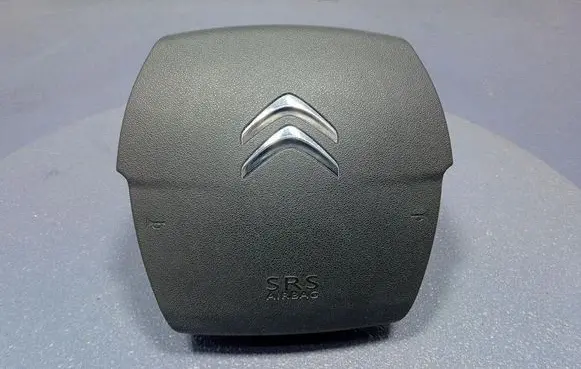 Steering wheel airbag