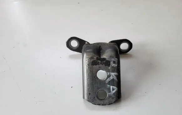 Nissan Pulsar Front door lower hinge 