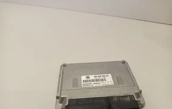 Volkswagen Touran I Engine control unit/module 06A906033DR