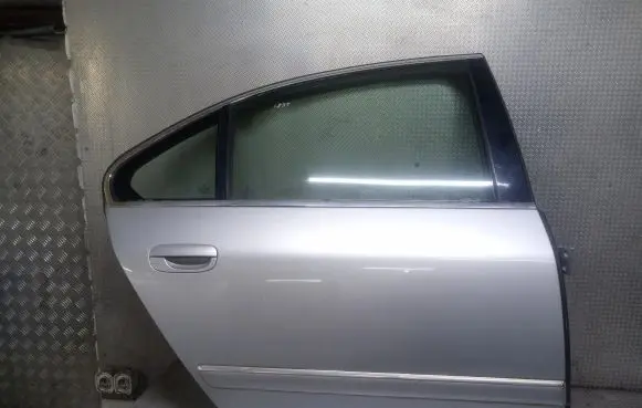 Peugeot 607 Rear door