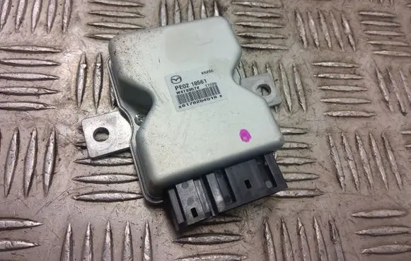 Mazda CX-3 Fuel injection pump control unit/module pe0218561