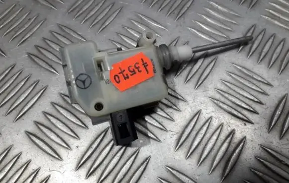 Mercedes-Benz C W203 Central locking motor a2038201997