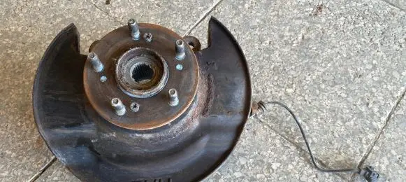 Honda CR-V Front wheel hub spindle knuckle