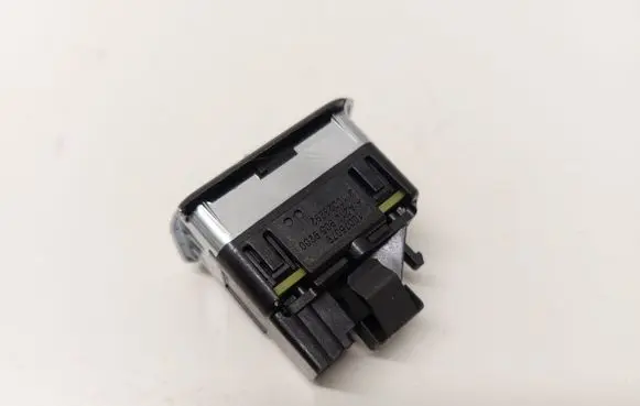 Mercedes-Benz CLA C117 X117 W117 Tailgate opening switch A2129059200