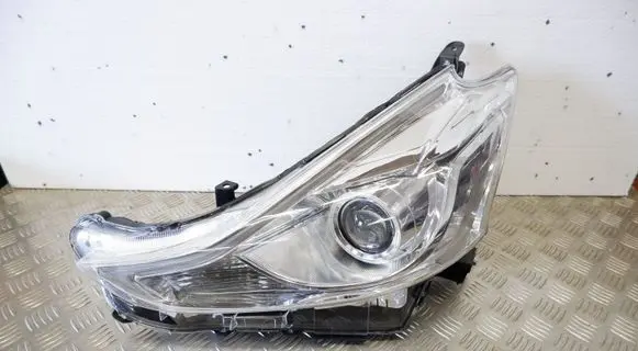 Toyota Prius+ (ZVW40) Headlight/headlamp 8107047680