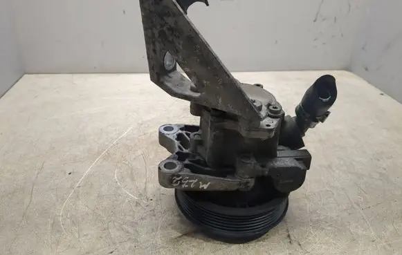 BMW 3 E90 E91 Power steering pump 7537862 LH2113105