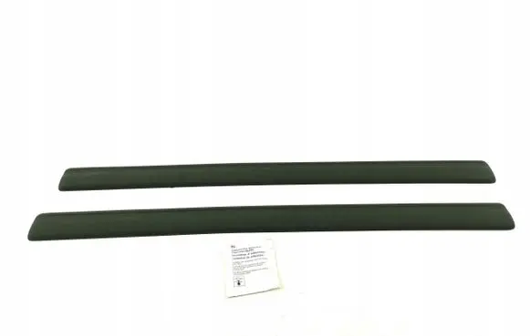 Subaru Impreza II Rear/tail light trim molding J1010SE080