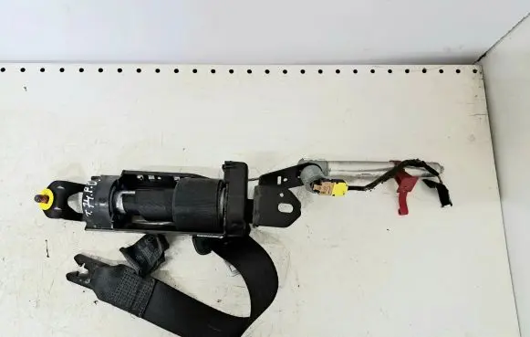 Volvo V70 Front seatbelt