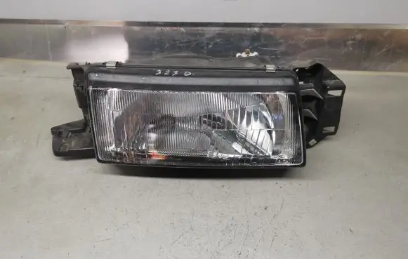 Mazda 323 Headlight/headlamp 082161116R