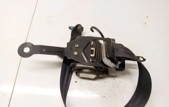 Nissan Primera Front seatbelt 