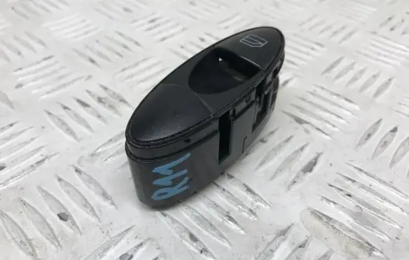 Mercedes-Benz E W211 Electric window control switch A2118219858
