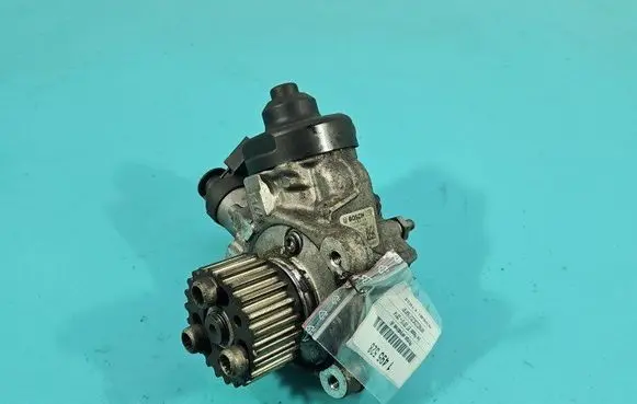 Volkswagen PASSAT B7 Fuel injection high pressure pump 0445010526 IMPRK1495528