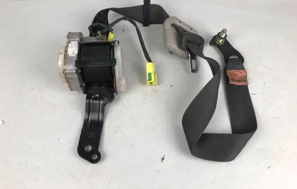 Subaru Legacy Front door lock