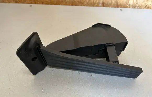 BMW iX3 G08 Accelerator throttle pedal 6889823