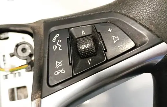 Opel Astra J Steering wheel buttons/switches 
