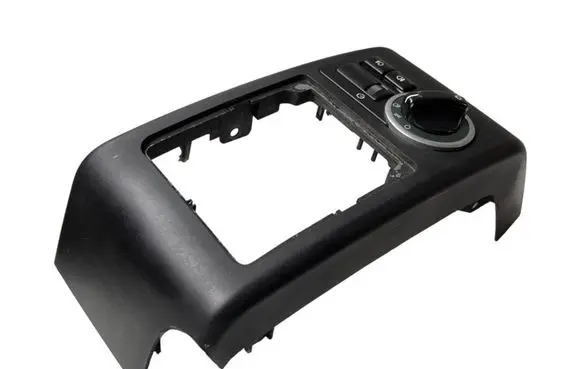 Land Rover Range Rover L322 Radio/GPS head unit trim 8262333 037094056 037999