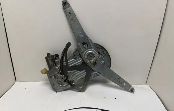 Volvo V70 Front door window regulator with motor 101354XXX 0412