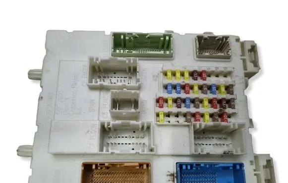 Ford Focus Fuse module 000084 010012