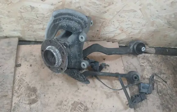BMW 3 GT F34 Front wheel hub spindle knuckle 6798259 189159
