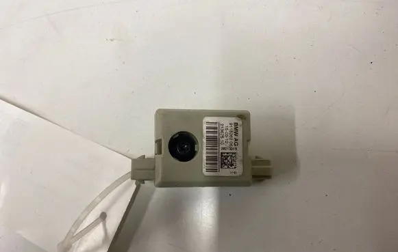 BMW 5 F10 F11 Aerial antenna amplifier 911826206