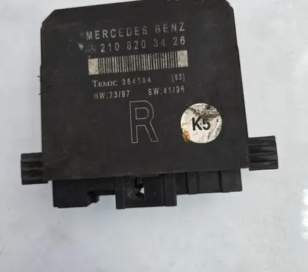 Mercedes-Benz C W202 Door control unit/module 2108203426 354664