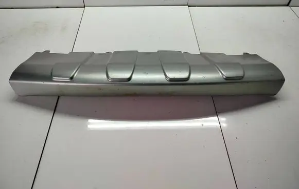 Front bumper lip