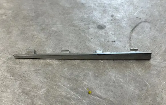Volvo XC70 Front bumper upper radiator grill 31353646