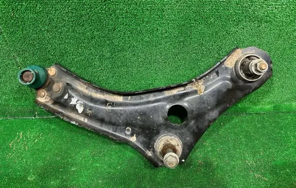 Renault Megane IV Front control arm D4440R