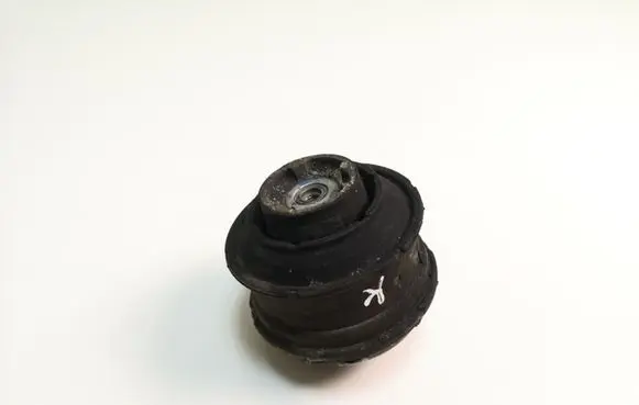 Mercedes-Benz CLC CL203 Engine mount bracket