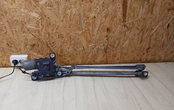 Volvo V50 Front wiper linkage and motor 0390241650 0718303565 1397220523