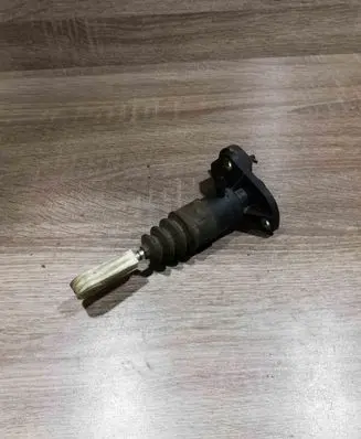 Volkswagen PASSAT B5.5 Clutch master cylinder 8E1721401AG