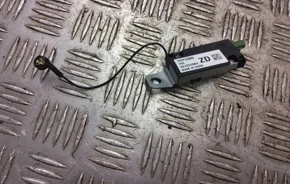 Opel Insignia A Aerial antenna amplifier 13241209