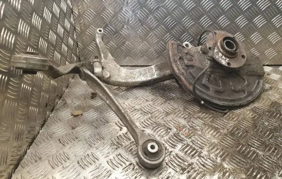 Audi A6 S6 C5 4B Front wheel hub