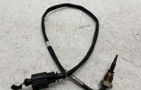 Audi A5 Exhaust gas temperature sensor 8W0906088E