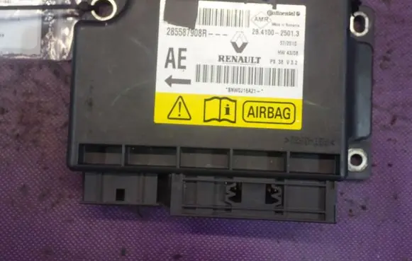 Renault Megane III Airbag control unit/module 285587908R