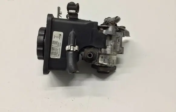 BMW 3 E46 Power steering pump 6756575