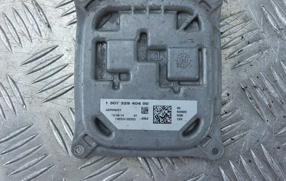 Peugeot 308 Xenon control unit/module 130732940400