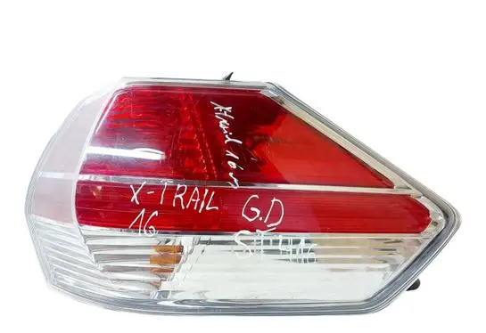 Nissan X-Trail T32 Rear/tail lights 22017939