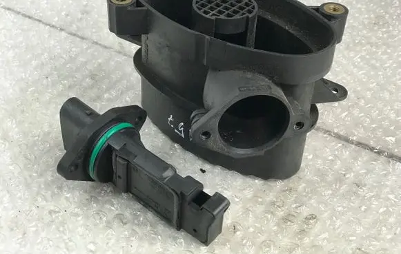 BMW 5 E39 Mass air flow meter 7787076 0928400468 13621438687