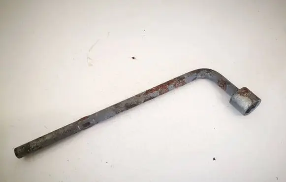 Honda Civic Wheel nut wrench 