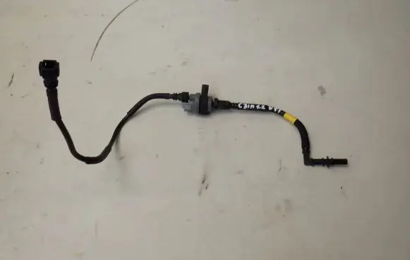 Citroen C3 Fuel line pipe