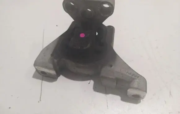 Honda FR-V Engine mount bracket AV90584HG AV-90584-HG