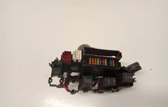 Audi A4 S4 B8 8K Fuse module