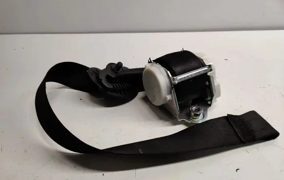 BMW 1 E81 E87 Front seatbelt 2997303