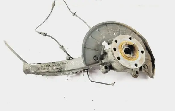 Audi Q7 4L Front wheel hub spindle knuckle 7L0407257A