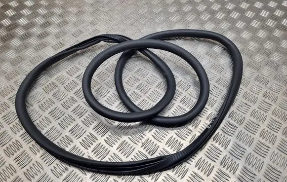 Audi A8 S8 D3 4E Front door rubber seal 4E0831721E