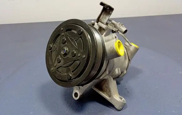 Subaru XV I Air conditioning (A/C) compressor (pump) 72C1KS2